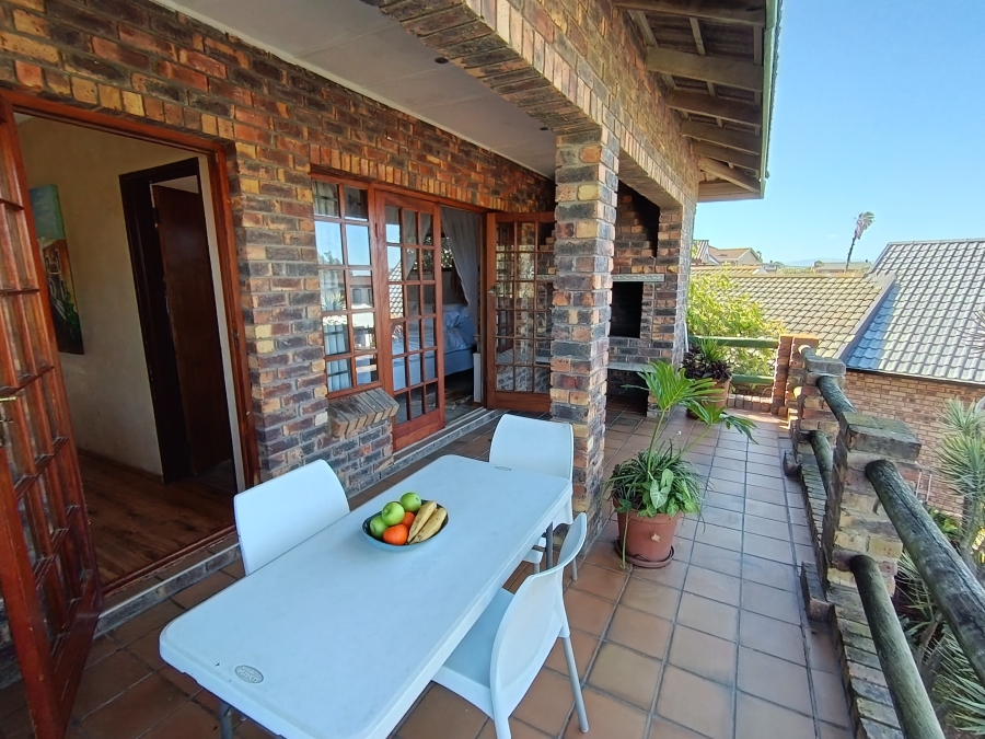 3 Bedroom Property for Sale in Wavecrest Eastern Cape
